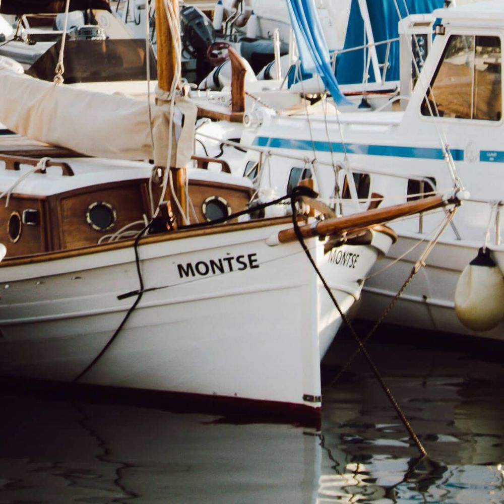 04 - Boat Lettering & Decals